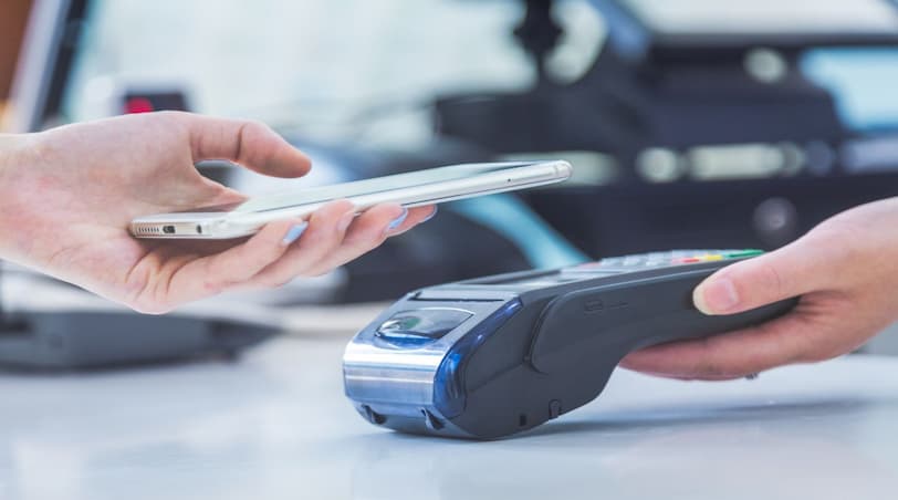 Cómo se relacionan el open banking y el embedded finance 